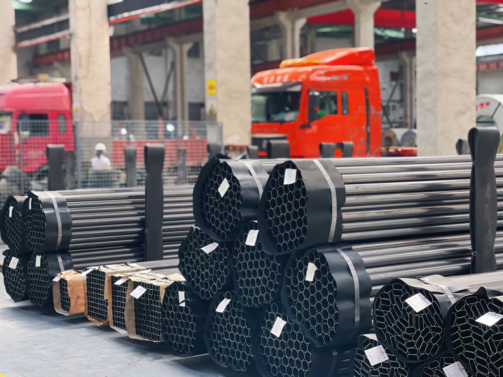 Finished round and rectangular ERW steel tube bundles