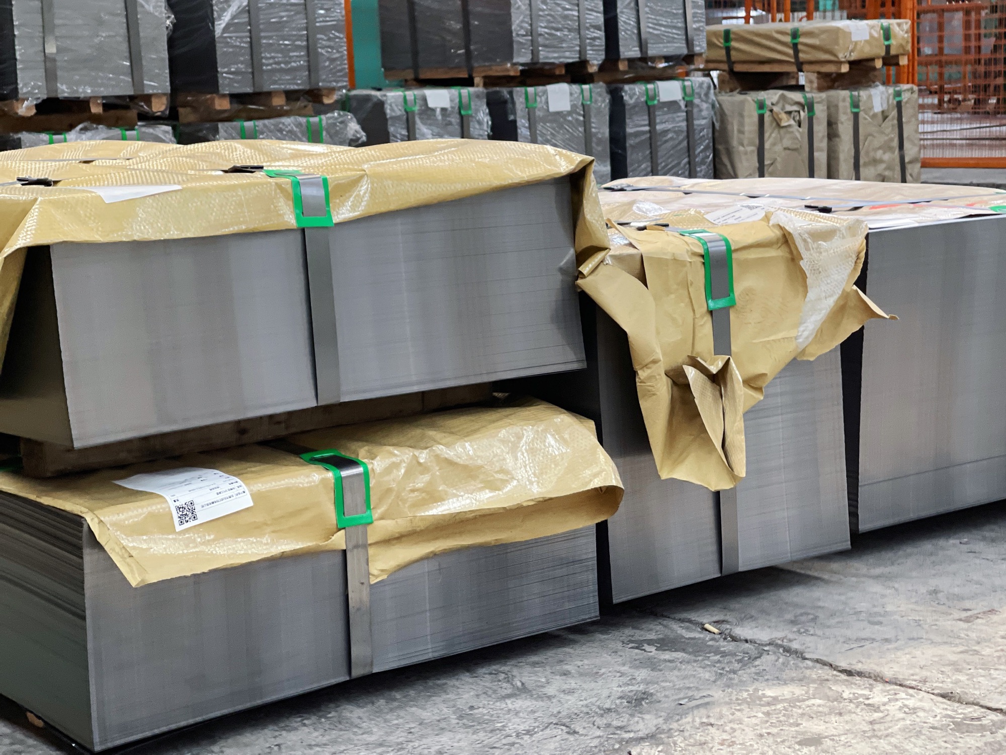 Cut-to-length steel sheet packages