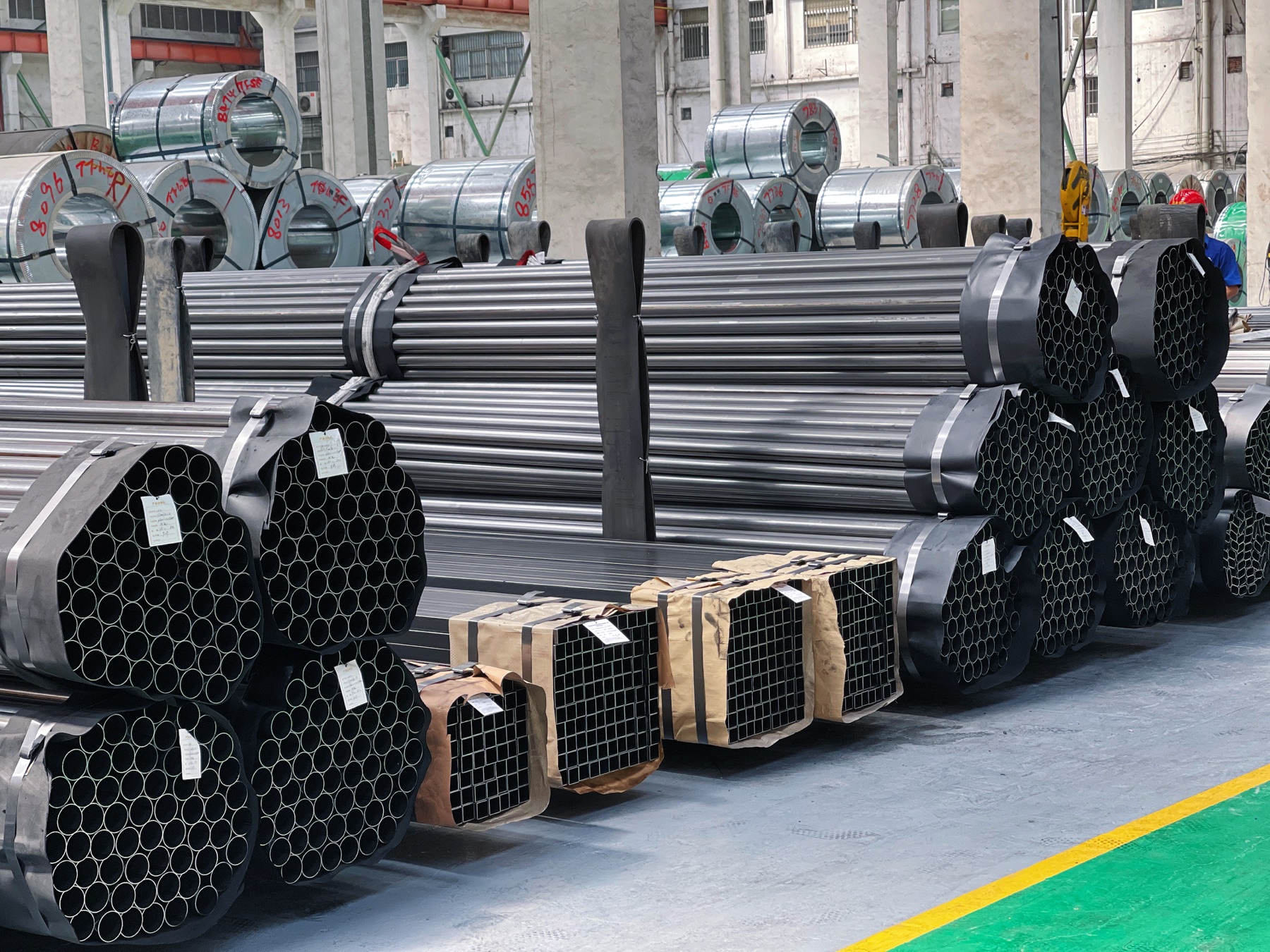 Finished standard round, square and rectangular ERW steel tube inventory